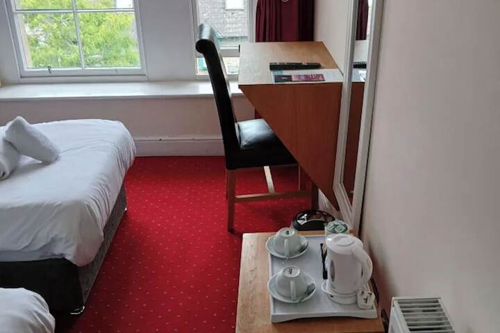 Room 28 of 73
