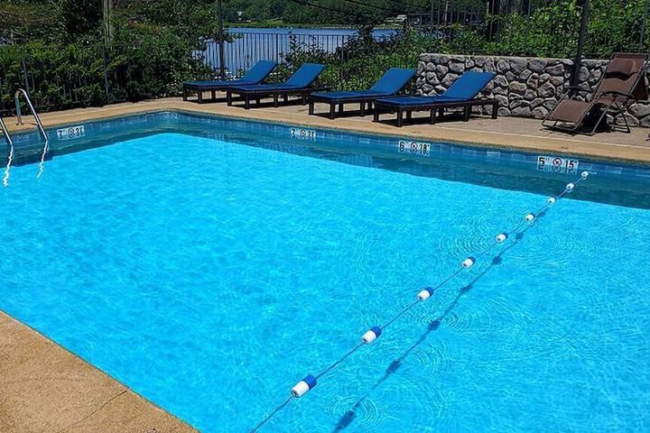 Photo of Birch Knoll Motel Pool