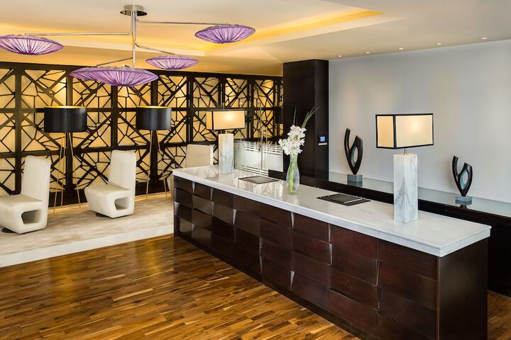 Business Center 115 of 120