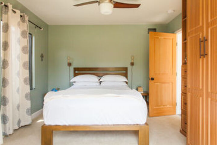 Room 76 of 222