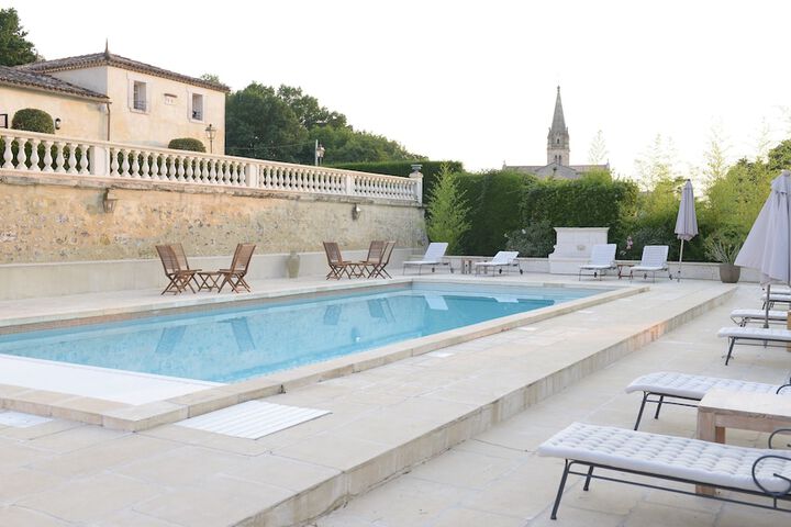 Hotel with Pool