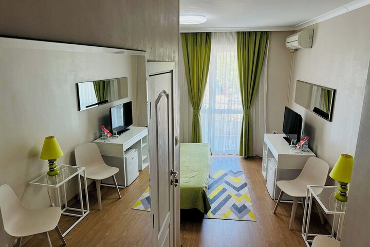 Room 41 of 102