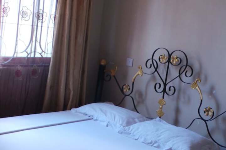 Room 5 of 14