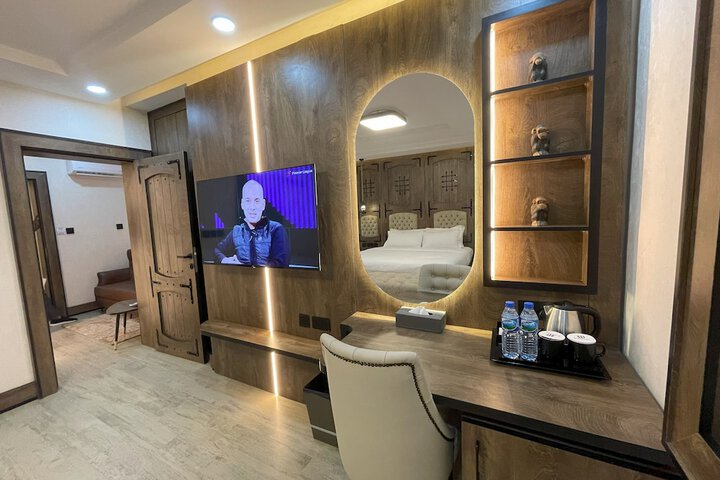 Room 16 of 25