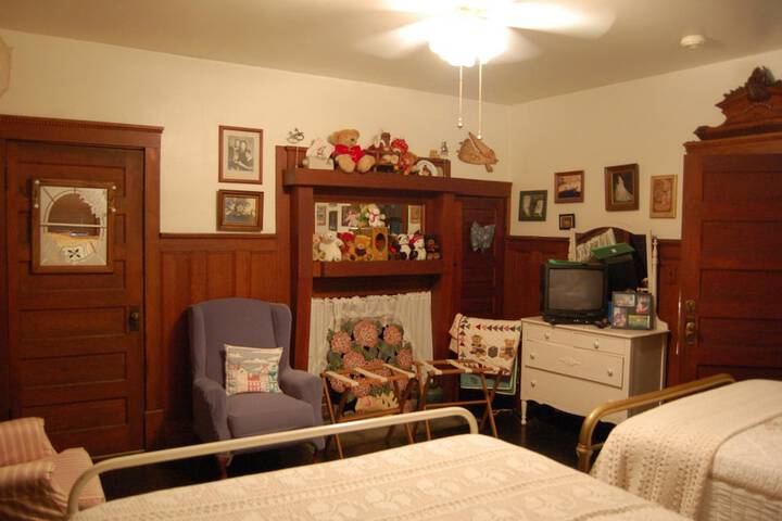 Room 10 of 23