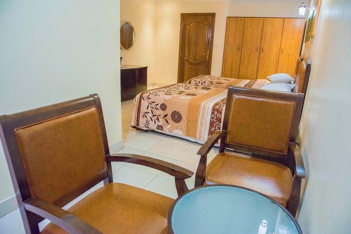 Room 4 of 18
