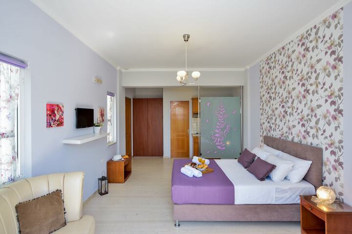 Room 4 of 33