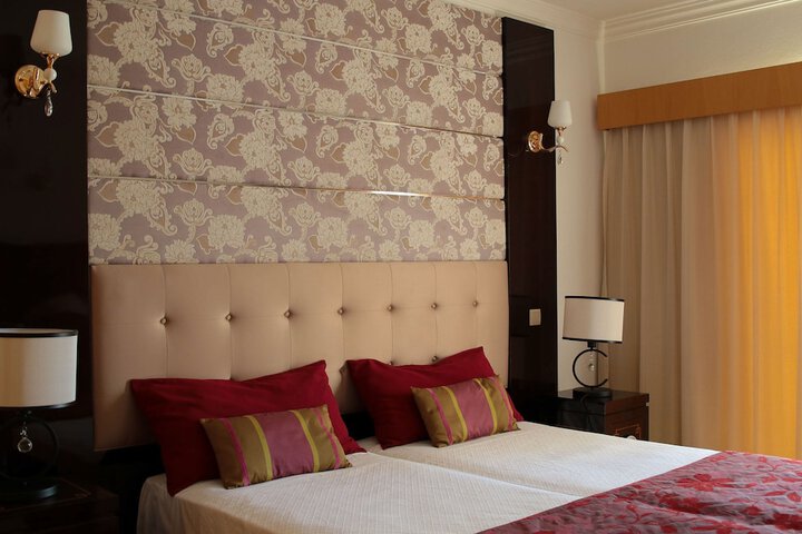 Room 6 of 71
