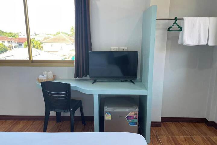 Room 25 of 43