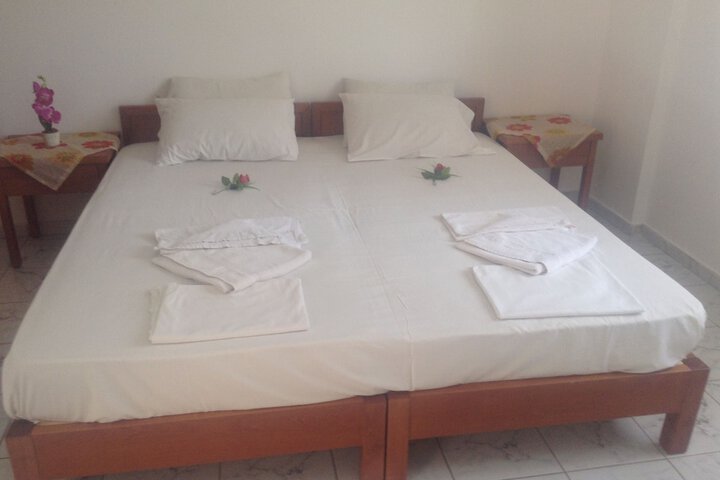 Room 4 of 48