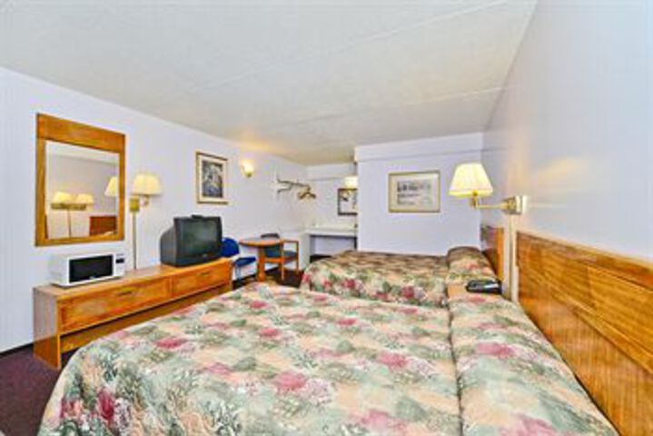 Room 4 of 11