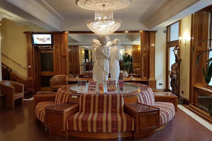 Guest Lobby