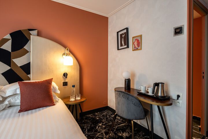 Room 16 of 51