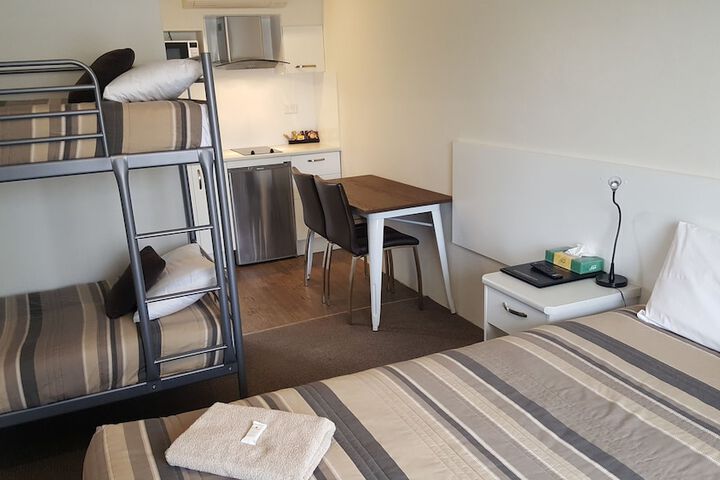 Room 27 of 46