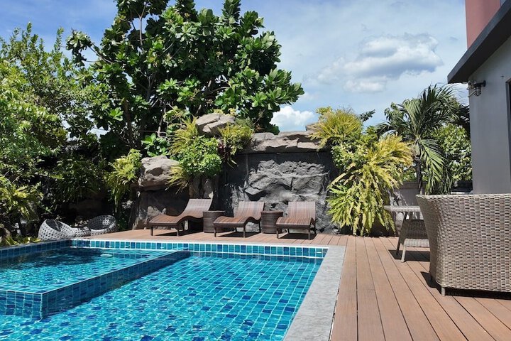 Pool 70 of 101