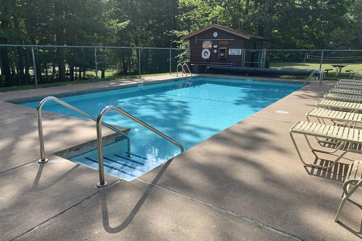 Pool 12 of 21