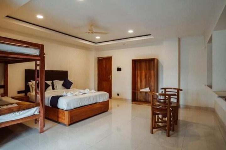 Room 26 of 32