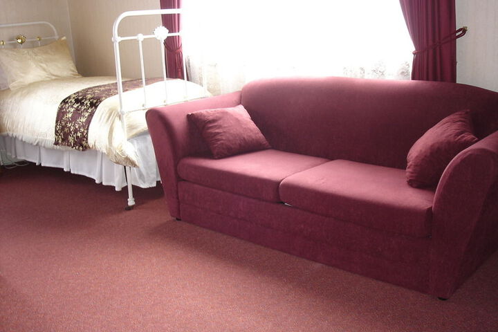Room 6 of 13