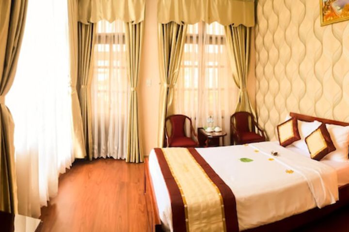 Room 2 of 4