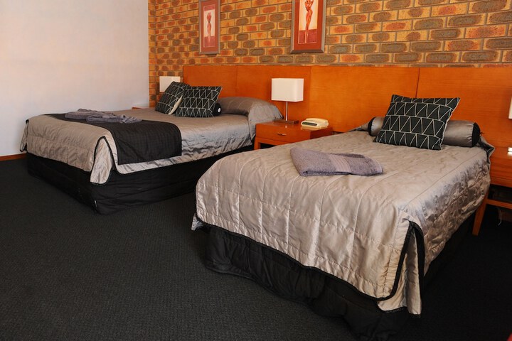 Room 26 of 75