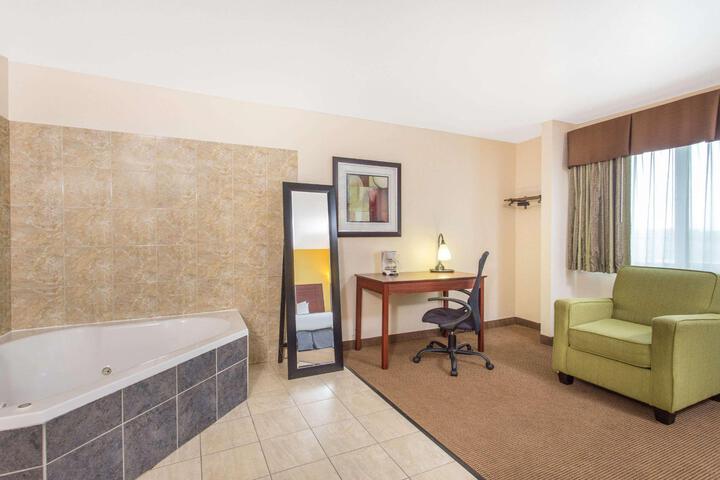 1 King Bed (1 of 10)