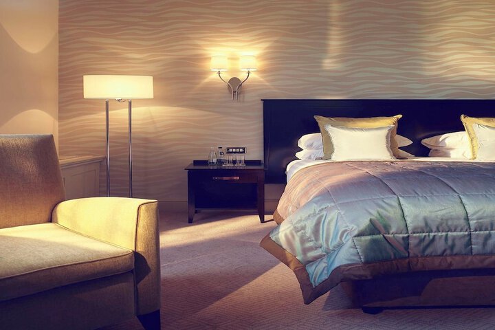 Room 25 of 58