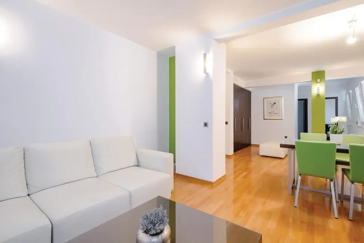 Room 5 of 22