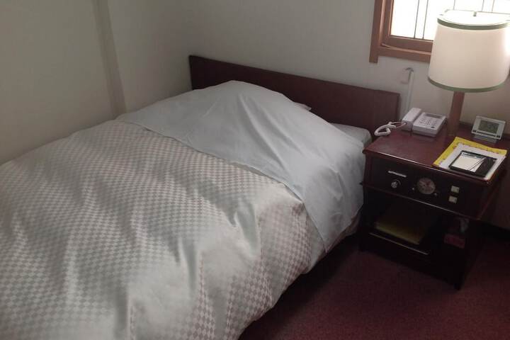 Room 7 of 39