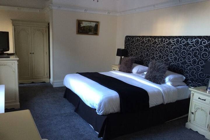 Room 5 of 29