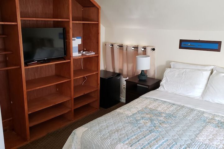Room 12 of 34