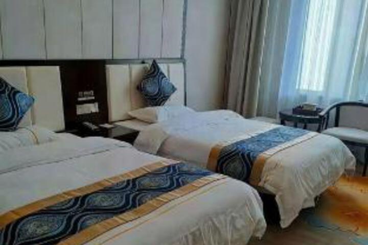 Room 8 of 8