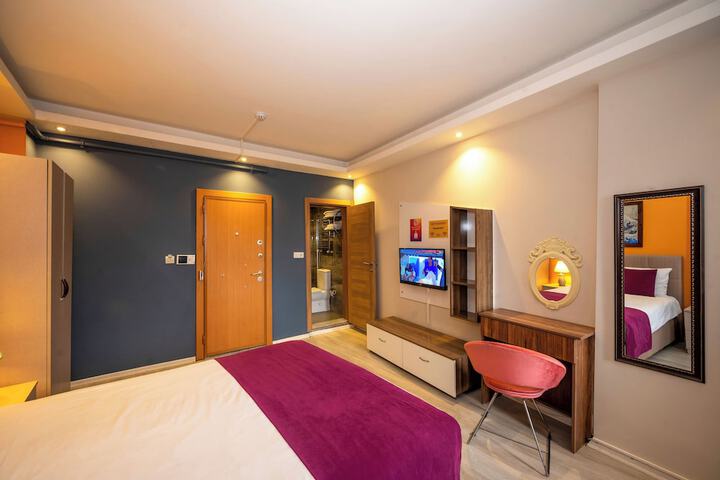 Room 44 of 158