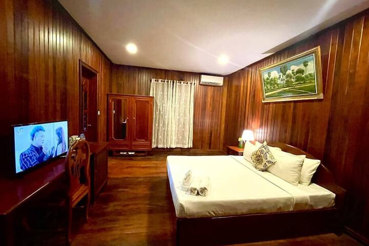 Room 9 of 38