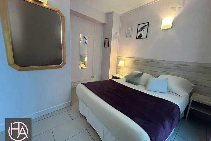 Room 11 of 23