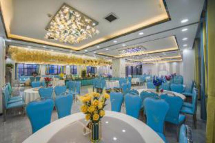 Pinzun International Hotel (Ganzhou District Zhangye West Station)