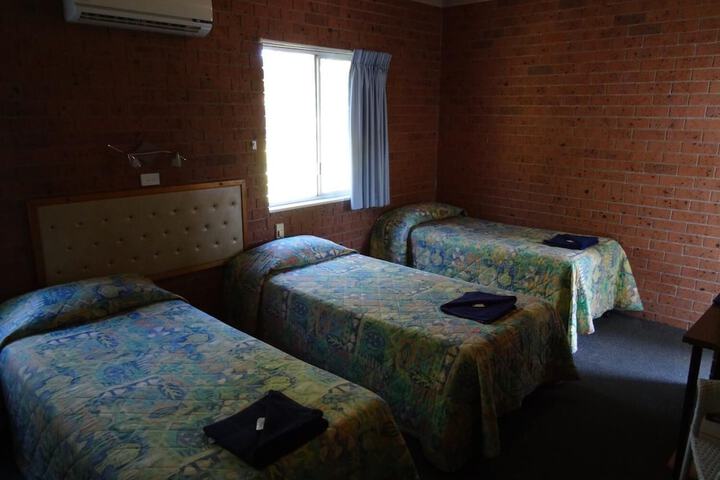 Room 12 of 24