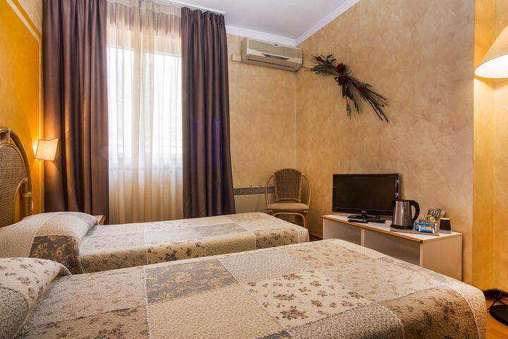 Room 15 of 20