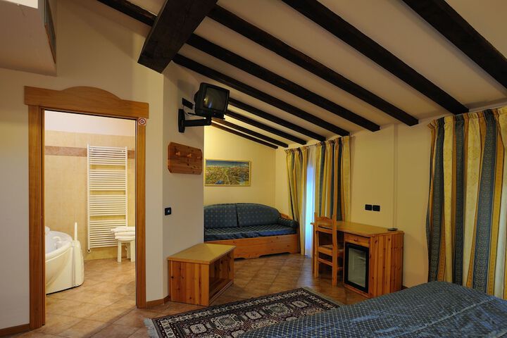Room 26 of 70