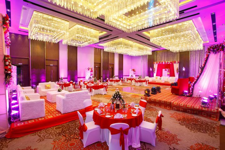 Ballroom/Hall 104 of 117