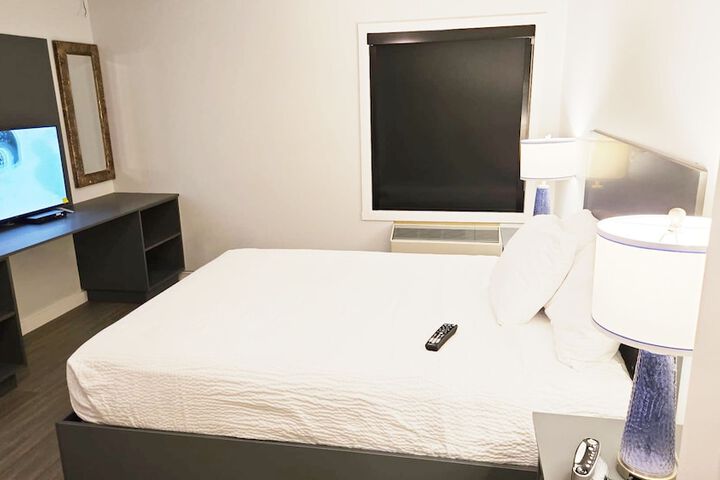 Room 8 of 63
