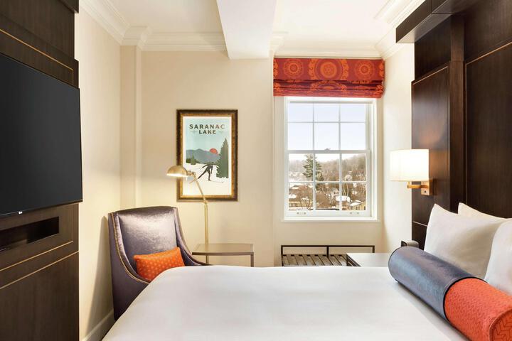 1 Queen Bed Main Building (28 of 29)