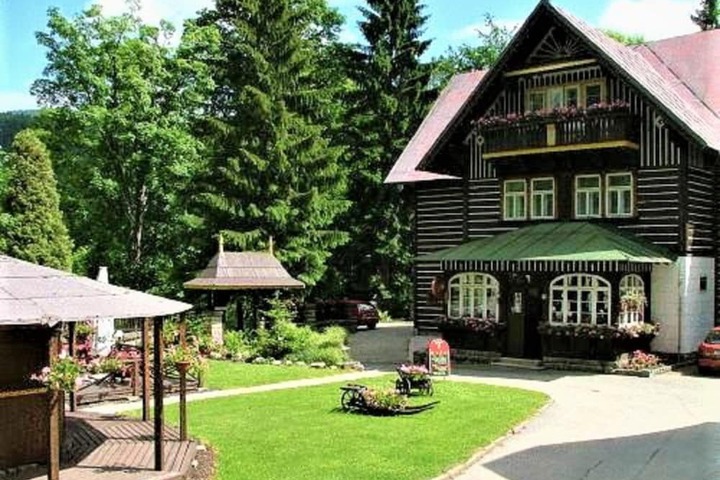Hotel Tři růže in Spindleruv Mlyn