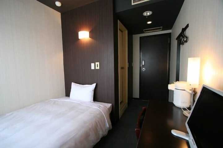 Room 6 of 31