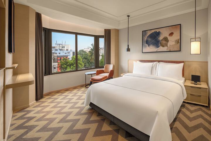 Room 4 of 35