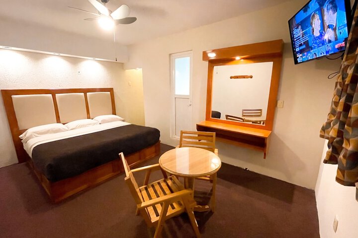 Room 10 of 42