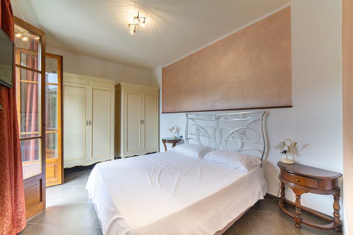Room 4 of 95