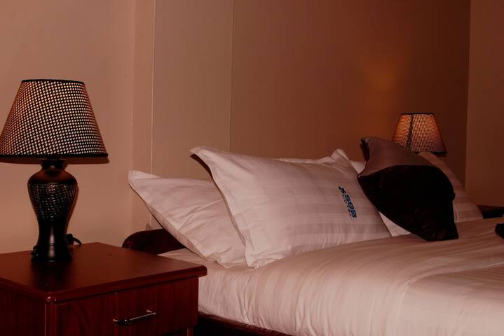 Room 10 of 43