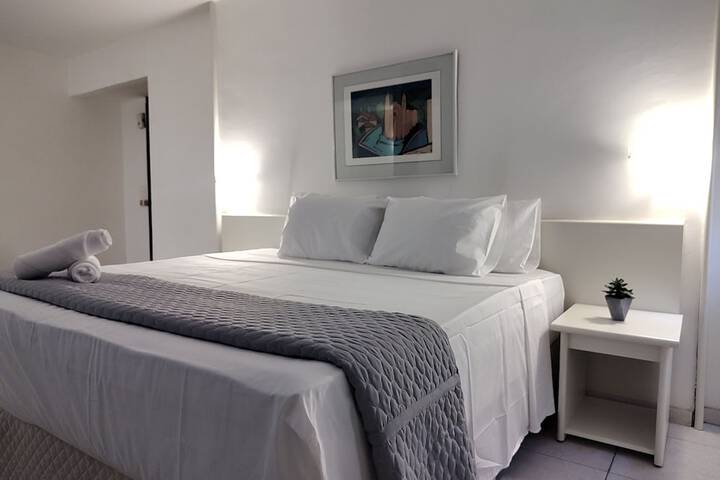 Room 6 of 12
