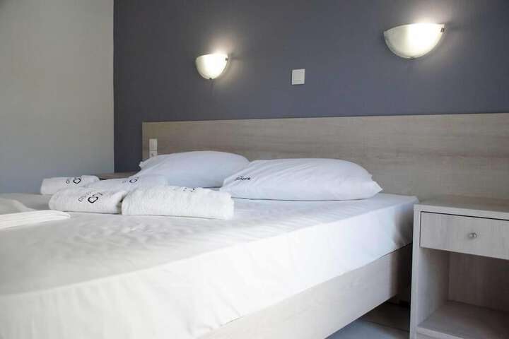 Room 4 of 15