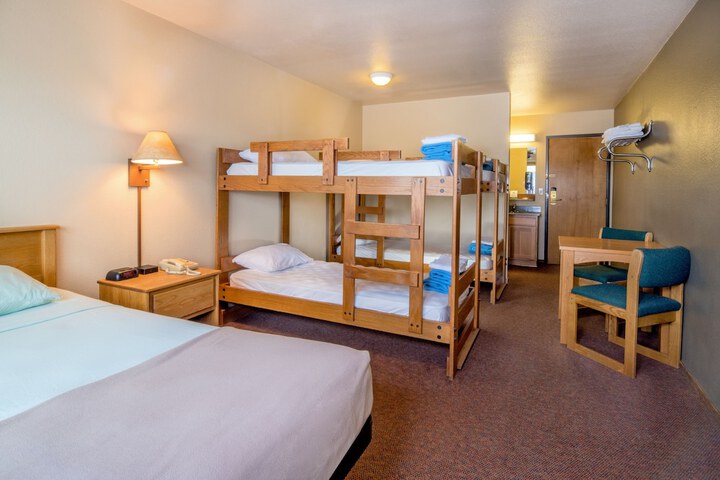 Room 18 of 168